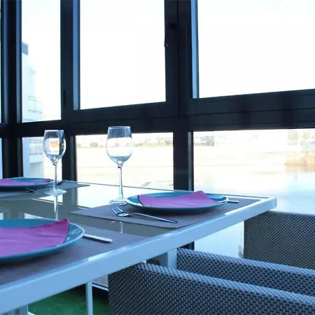 Apartment Renove Avec Vue Sur Lac, Parking Prive Et Piscine - La Rochelle - Fr-1-246-207 *