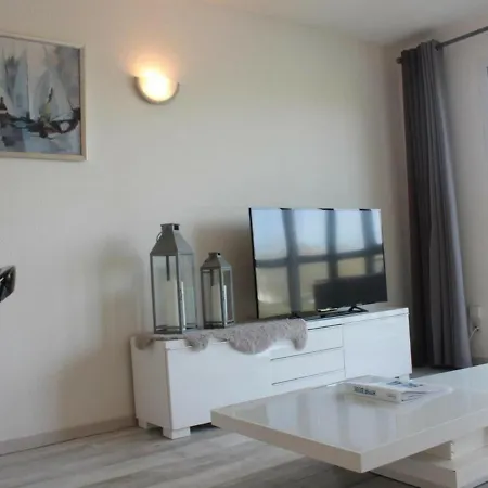 Renove Avec Vue Sur Lac, Parking Prive Et Piscine - La Rochelle - Fr-1-246-207 Apartment La Rochelle (Charente-Maritime)