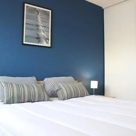 Apartment Renove Avec Vue Sur Lac, Parking Prive Et Piscine - La Rochelle - Fr-1-246-207 La Rochelle (Charente-Maritime)